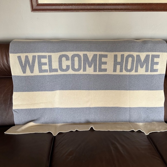 "WELCOME HOME" throw blanket, perfect for housewarming, realtor gift! - Picture 1 of 3
